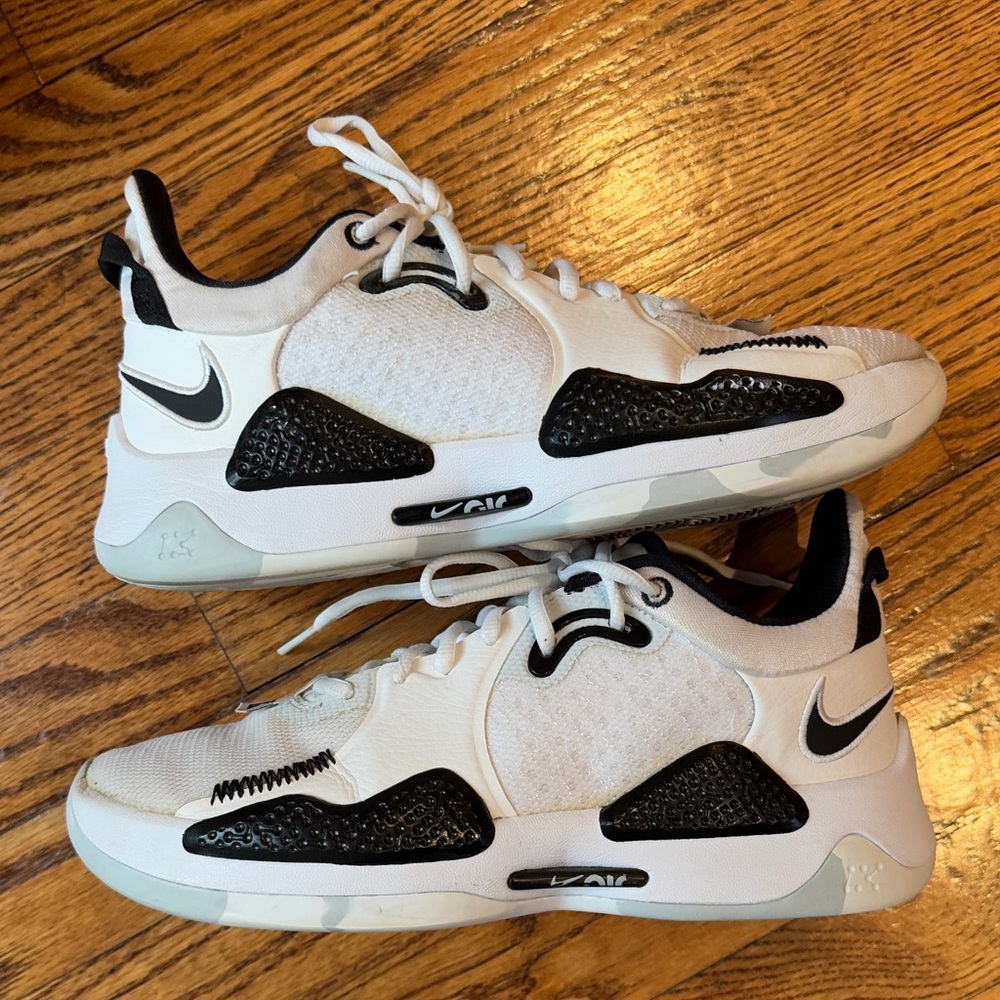 NIKE Athletic Shoes- PG 5 TB White Black Men's - DA7758-100 -US 

Price is firm